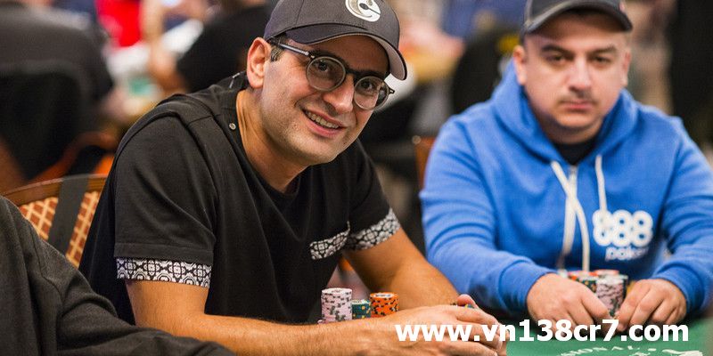Những bước chân đầu tiên của Antonio Esfandiari trong thế giới trò chơi Poker