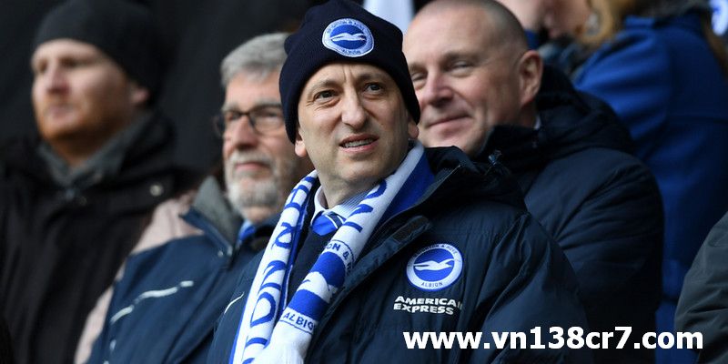 Chủ tịch Tony Bloom sở hữu phần lớn cổ phần của Brighton and Hove Albion