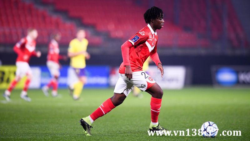 Arsenal tìm kiếm con mồi mới