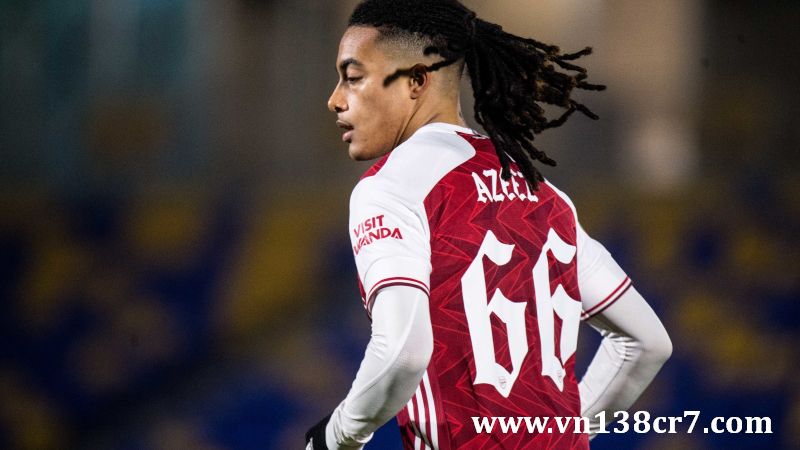 Azeez không có hy vọng ở Arsenal