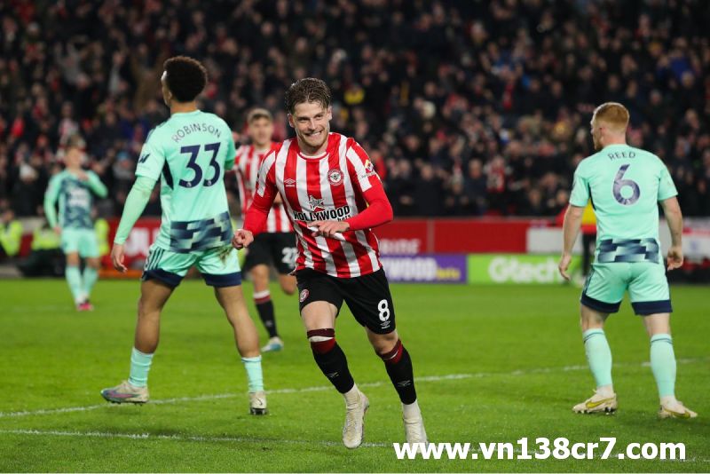Fulham ra về trong tiếc nuối