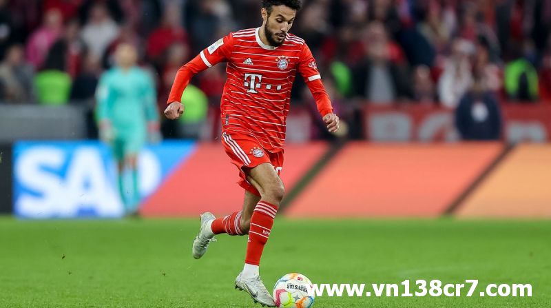 Joao Cancelo ghi bàn cho Bayern