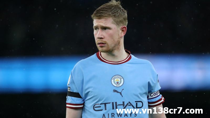 Kevin de Bruyne ngồi ở ghế dự bị