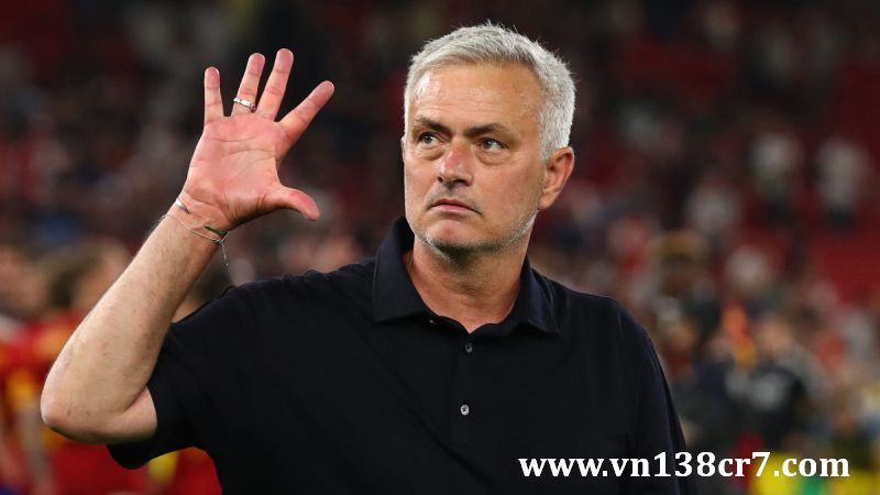 Mourinho quay về Real Madrid