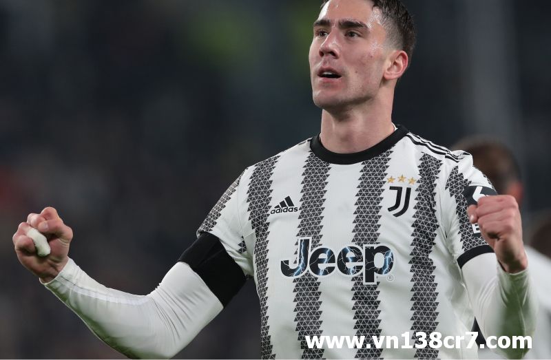 Tin Cúp C1: Hậu duệ của Benzema