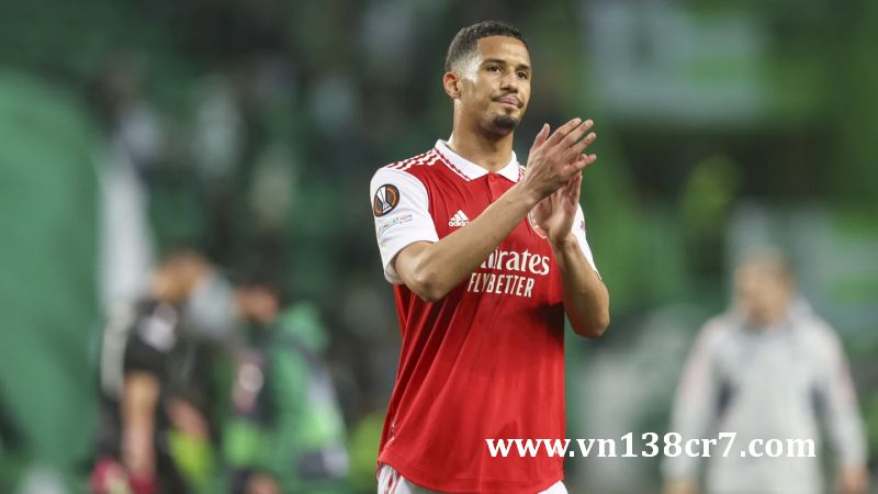 William Saliba được khen ngợi