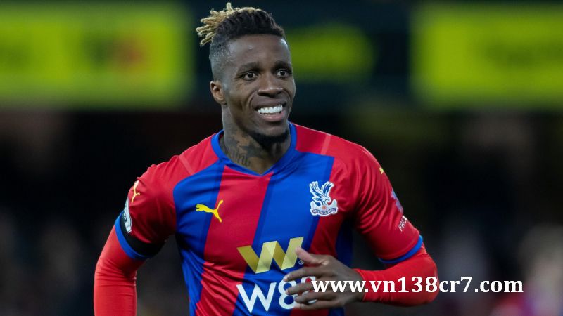 Arsenal ngỏ ý mua Wilfried Zaha