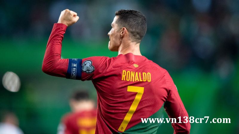 MU trả nợ cho CR7
