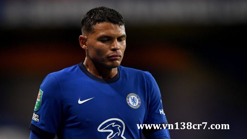 Thiago Silva tỏ thái độ kém chuyên nghiệp