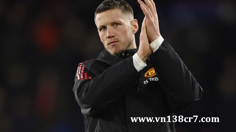 Wout Weghorst khó có bến đỗ