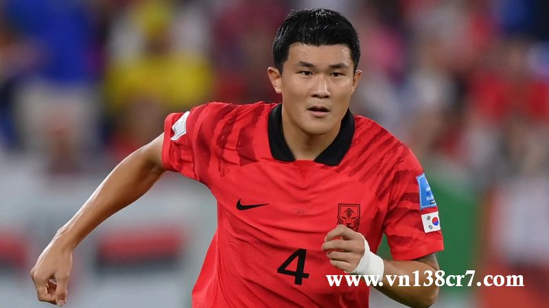 Kim giúp Napoli tiến sâu tại Champions League