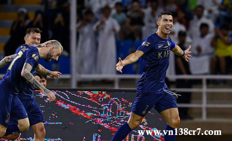 Dù đạt nhiều thành tích hơn Messi thế nhưng anh lại vắng bóng trong danh sách rút gọn