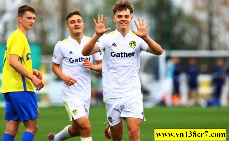 Man City tiến hành mua thần đồng Finley Gorman với giá kỷ lục